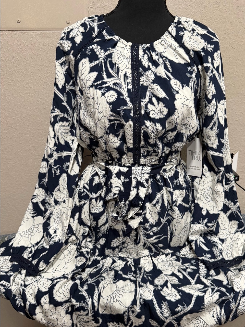 Time and Tru Navy and White Floral Long Sleeve Belted Dress